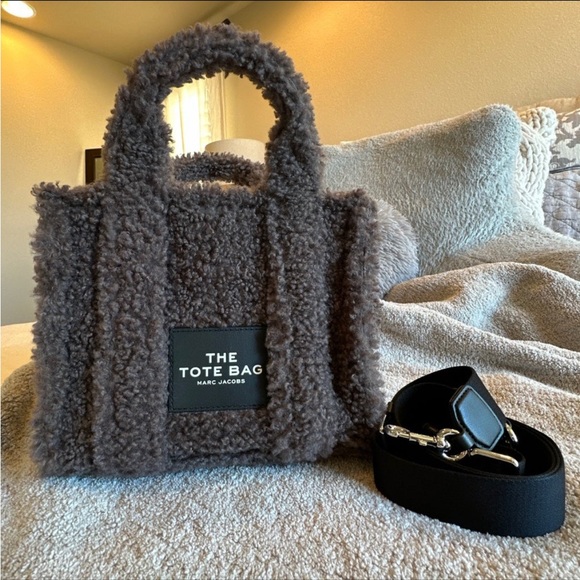 Marc Jacobs Handbags - Marc Jacobs Small Teddy Tote Bag